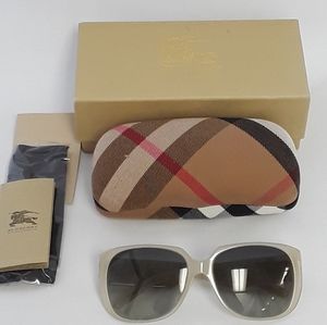 NIB 100% Authentic Burberry B4096 Sunglasses